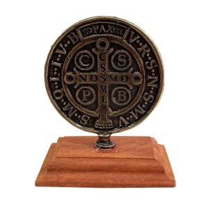 AO295036 - Pedestal Medalha de São Bento - 9x6,5cm (648)